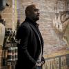 "Trade Secrets" -- Pictured: Richard T. Jones as Detective Tommy Cavanaugh. After Sophe users uncover recent security footage of a domestic terrorist missing for 20 years, they daringly track his every move, even as federal agents threaten to shut the platform down.  Also, Tanner\'s former company files an injunction against Sara forbidding her to work with Sophe or communicate with the staff, on WISDOM OF THE CROWD, Sunday, Nov. 12 (8:00-9:00 PM, ET/PT), on the CBS Television Network. Photo: Eddy Chen/CBS ÃÂ©2017 CBS Broadcasting, Inc. All Rights Reserved.