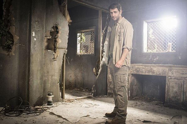 James Wolk stars as  Jackson Oz in CBS\'s   new series ZOO  which premieres Tuesday, June 30 on the CBS Television Network. Photo by Timothy Kuratek/ CBSÃÂ©2015 CBS Broadcasting Inc. All Rights Reserved