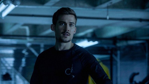 "Once Upon a Time in the Nest" -- After Jackson attacks Abigail (Athena Karkanis), the team rushes to save her as her life hangs in the balance, on ZOO, Thursday, August 31 (10:00-11:00 PM, ET/PT) on the CBS Television Network. Pictured  Josh Salatin  as Logan Photo: Best Possible Screen Grab  /CBSÃÂ©2017 CBS Broadcasting, Inc. All Rights Reserved