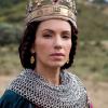 Aure%20Atika%20as%20Queen%20Isabella%203_CAPTIONED[1]
