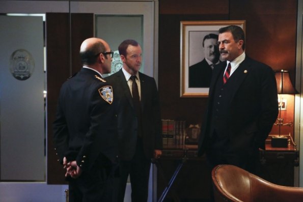 Blue Bloods - Episode 4.22 - Exiles (10)