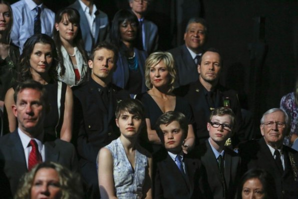 Blue Bloods - Episode 4.22 - Exiles (15)