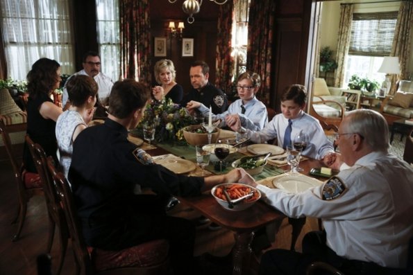 Blue Bloods - Episode 4.22 - Exiles (2)