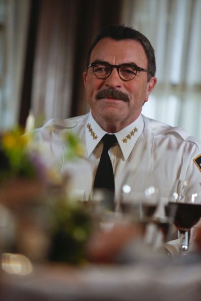 Blue Bloods - Episode 4.22 - Exiles (6)