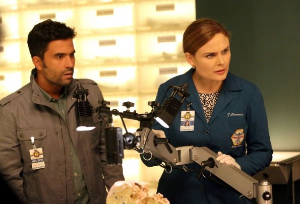 Bones_ep1011-sc26_0225_hires2