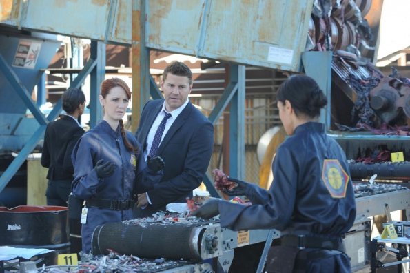 Bones-Ep1015_EyeSky-Sc4_0109_hires2 Bones-Ep1015_EyeSky-Sc4_0109_hires2