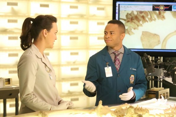 Bones_ep1022-sc22_0122_hires2
