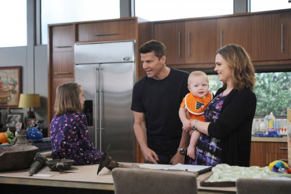 Bones-Ep1101_DavidEmily-Sc1_00301r_hires2