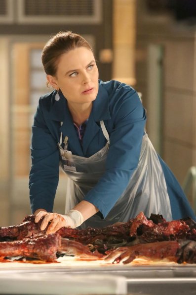 Bones-S11_1110-sc7-PM_0423_hires2