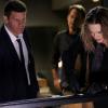 BONES: Emily Deschanel (R), David Boreanaz (L) and guest star XXX (C) in the Spring premiere "The Death In The Defense" episode of BONES airing Thursday, April 14 (8:00-9:00 PM ET/PT) on FOX.  ©2016 Fox Broadcasting Co.  Cr:  Patrick McElhenney/FOX