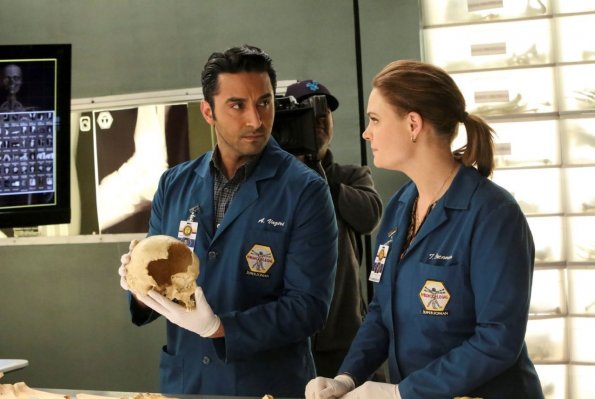 BONES: L-R: Guest star Pej Vahdat and Tamara Taylor in the "The Movie in the Making" episode of BONES airing Thursday, June 2 (8:00-9:00 PM ET/PT) on FOX. ©2016 Fox Broadcasting Co. Cr: Patrick McElhenney/FOX BONES: L-R: Guest star Pej Vahdat and Tamara Taylor in the "The Movie in the Making" episode of BONES airing Thursday, June 2 (8:00-9:00 PM ET/PT) on FOX. ©2016 Fox Broadcasting Co. Cr: Patrick McElhenney/FOX