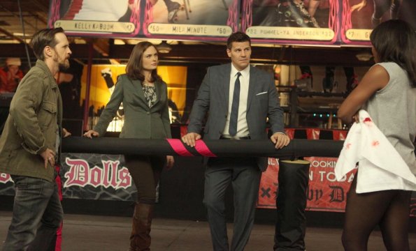 BONES:  Brennan (Emily Deschanel, second from L) and Booth (David Boreanaz, second from R) investigate the death of a roller derby skater in the &quot;The Doll in the Derby&quot; episode airing Monday, Feb. 4 (8:00-9:00 PM ET/PT) on FOX.  Also pictured:  Guest star Brad Carter (L) and guest star Sydelle Noel (R).  &#xa9;2013 Fox Broadcasting Co.  Cr:  Patrick McElhenney/FOX