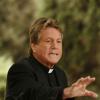 BONES:  Father (guest star Ryan O'Neal) Max Coulter has a special connection with Brennan in the BONES episode "Judas on a Pole" airing Wednesday, Dec. 13 (8:00-9:00 PM ET/PT) on FOX.  ©2006 Fox Broadcasting Co.  Cr:  Isabella Vosmikova/FOX