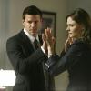 BONES:  Booth (David Boreanaz, L) and Brennan (Emily Deschanel, R) attend therapy sessions to help strengthen their partnership in the BONES episode "The Secret in the Soil" airing Tuesday, Oct. 23 (8:00-9:00 PM ET/PT) on FOX.  ©2007 Fox Broadcasting Company.  Cr:  Isabella Vosmikova/FOX