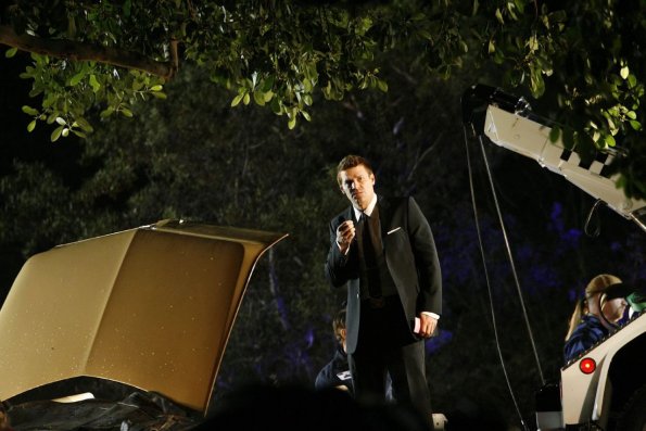 BONES: Booth (David Boreanaz) and Brennan rescue a baby who survives a car crash in the BONES episode "The Baby in the Bough" airing Tuesday, Nov. 27 (8:00-9:00 PM ET/PT) on FOX. ©2007 Fox Broadcasting Co. Cr: Isabella Vosmikova/FOX BONES: Booth (David Boreanaz) and Brennan rescue a baby who survives a car crash in the BONES episode "The Baby in the Bough" airing Tuesday, Nov. 27 (8:00-9:00 PM ET/PT) on FOX. ©2007 Fox Broadcasting Co. Cr: Isabella Vosmikova/FOX