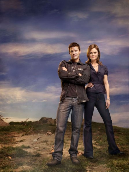 BONES:  David Boreanaz and Emily Deschanel. The third season of BONES premieres Tuesday, Sept. 25 (8:00-9:00 PM ET/PT) on FOX. ©2007 Fox Broadcasting Co. Cr: Kwaku Alston/FOX