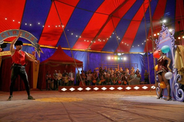 BONES: Hoping to find evidence that will lead them to solve the murder of conjoined twin girls, Booth (David Boreanaz, L) and Brennan (Emily Deschanel, R) go undercover in the circus as a knife-throwing team in the BONES episode "Double Trouble in the Panhandle" premiering in its new time period Thursday, Jan. 15 (8:00-9:00 PM ET/PT) on FOX. ©2008 Fox Broadcasting Co. Cr: Greg Gayne/FOX BONES: Hoping to find evidence that will lead them to solve the murder of conjoined twin girls, Booth (David Boreanaz, L) and Brennan (Emily Deschanel, R) go undercover in the circus as a knife-throwing team in the BONES episode "Double Trouble in the Panhandle" premiering in its new time period Thursday, Jan. 15 (8:00-9:00 PM ET/PT) on FOX. ©2008 Fox Broadcasting Co. Cr: Greg Gayne/FOX