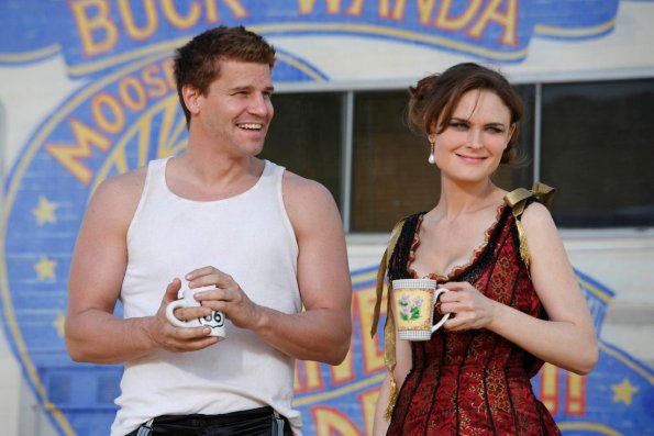 BONES: Hoping to find evidence that will lead them to solve the murder of conjoined twin girls, Booth (David Boreanaz, L) and Brennan (Emily Deschanel, R) go undercover in the circus as a knife-throwing team in the BONES episode "Double Trouble in the Panhandle" premiering in its new time period Thursday, Jan. 15 (8:00-9:00 PM ET/PT) on FOX. ©2008 Fox Broadcasting Co. Cr: Greg Gayne/FOX BONES: Hoping to find evidence that will lead them to solve the murder of conjoined twin girls, Booth (David Boreanaz, L) and Brennan (Emily Deschanel, R) go undercover in the circus as a knife-throwing team in the BONES episode "Double Trouble in the Panhandle" premiering in its new time period Thursday, Jan. 15 (8:00-9:00 PM ET/PT) on FOX. ©2008 Fox Broadcasting Co. Cr: Greg Gayne/FOX