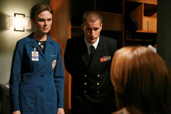 BONES:  When Booth mysteriously goes missing, Brennan (Emily Deschanel, L) and Jared Booth (guest star Brendan Fehr, R) investigate leads to prevent him from becoming the Grave Digger's latest victim in the BONES episode &quot;The Hero in the Hold&quot; airing Thursday, Jan.  22 (8:00-9:00 PM ET/PT) on FOX.  &copy;2008 Fox Broadcasting Co.  Cr:  Greg Gayne/FOX