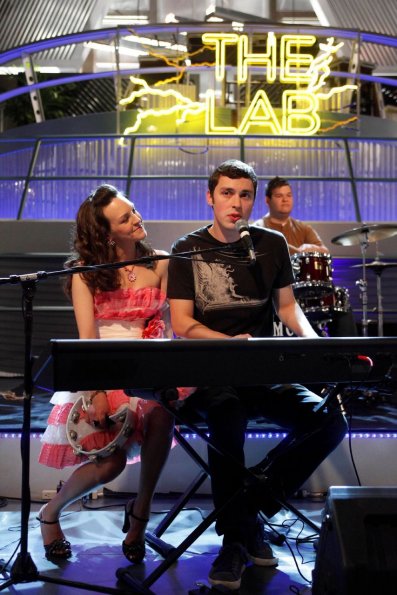 BONES: In an episode with a twist, Brennan and Booth are owners of &quot;The Lab&quot; nightclub who are under investigation for murder.  Sweets (John Francis Daley, C) and his band &quot;Gormogon&quot; perform with Daisy (guest star Carla Gallo, L) in the BONES season finale episode &quot;The End in the Beginning&quot; airing Thursday, May 14 (8:00-9:00 PM ET/PT) on FOX.  &#xa9;2009 Fox Broadcasting Co.  Cr:  Greg Gayne/FOX