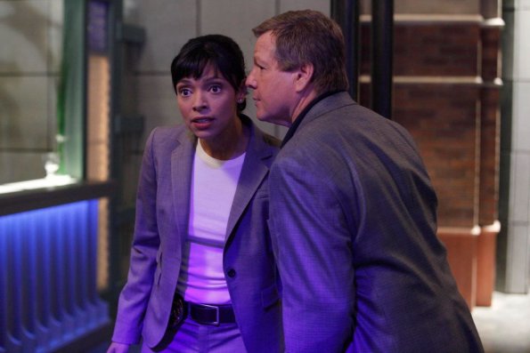 BONES: In an episode with a twist,  Brennan's father Max (guest star Ryan O'Neal, R) gives Cam (Tamara Taylor, L) some important information in the BONES season finale episode &quot;The End in the Beginning&quot; airing Thursday, May 14 (8:00-9:00 PM ET/PT) on FOX.  &#xa9;2009 Fox Broadcasting Co.  Cr:  Greg Gayne/FOX