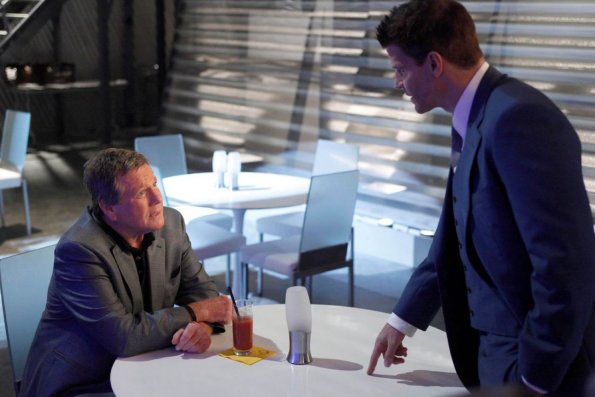 BONES: In an episode with a twist, Booth (David Boreanaz, R) questions Brennan's father Max (guest star Ryan O'Neal, L) about his possible involvement in a murder in the BONES season finale episode &quot;The End in the Beginning&quot; airing Thursday, May 14 (8:00-9:00 PM ET/PT) on FOX.  &#xa9;2009 Fox Broadcasting Co.  Cr:  Greg Gayne/FOX