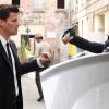 BONES:  Brennan (Emily Deschanel, R) and Booth (David Boreanaz, L) find a corpse in the trunk of a car in the BONES episode &quot;The Bond in the Boot&quot; airing Thursday, Sept. 24 (8:00-9:00 PM ET/PT) on FOX.  &#xa9;2009 Fox Broadcasting Co.  Cr:  Greg Gayne/FOX