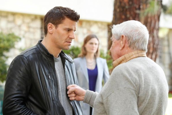 BONES:  Booth (David Boreanaz, L) must make a tough decision about the care of his grandfather Hank (guest star Ralph Waite, R) in the BONES episode "The Foot in the Foreclosure" airing Thursday, Nov. 19 (8:00-9:00 PM ET/PT) on FOX.  ©2009 Fox Broadcasting Co.  Cr:  Greg Gayne/FOX