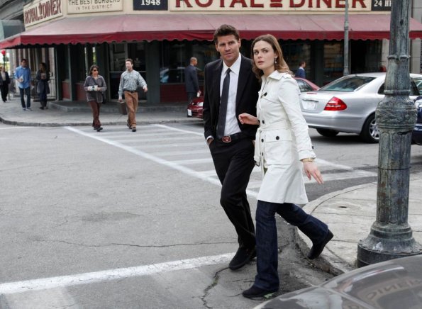 BONES: Brennan (Emily Deschanel, R) and Booth (David Boreanaz, L) investigate a subway train accident in the BONES episode "The Bones on the Blue Line" airing Thursday, April 1 (8:00-9:00 PM ET/PT) on FOX. ©2010 Fox Broadcasting Co. Cr: Greg Gayne/FOX BONES: Brennan (Emily Deschanel, R) and Booth (David Boreanaz, L) investigate a subway train accident in the BONES episode "The Bones on the Blue Line" airing Thursday, April 1 (8:00-9:00 PM ET/PT) on FOX. ©2010 Fox Broadcasting Co. Cr: Greg Gayne/FOX