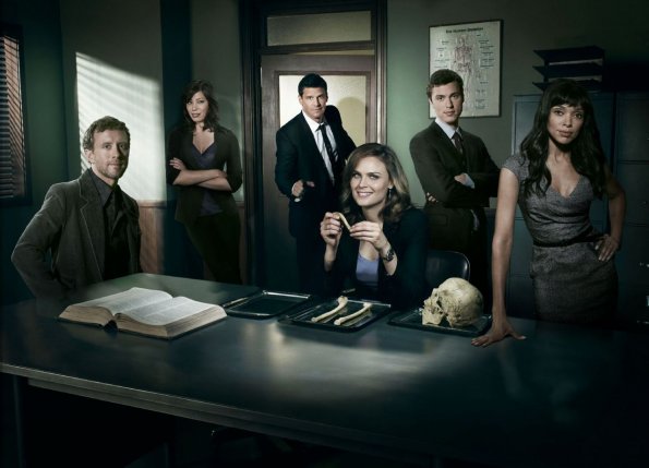 BONES:   L-R:  TJ Thyne, Michaela Conlin, David Boreanaz, Emily Deschanel, John Francis Daley and Tamara Taylor.  The fifth season of BONES premieres Thursday, Sept. 17 (8:00-9:00 PM ET/PT) on FOX.  ©2009 Fox Broadcasting Co.  Cr:  Brian Bowen Smith/FOX