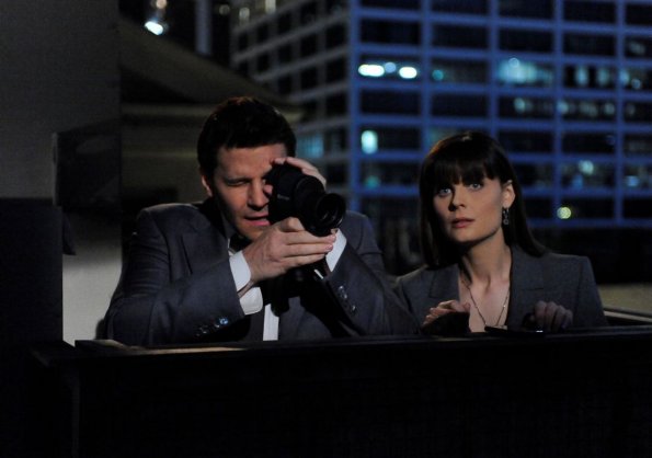 BONES: Brennan (Emily Deschanel, R) and Booth (David Boreanaz, L) will go to any lengths necessary to ensure justice is served when they try to catch suspect-at-large Jacob Broadsky in "The Killer in the Crosshairs" episode of BONES airing Thursday, March 10 (9:00-10:00 PM ET/PT) on FOX. ©2011 Fox Broadcasting Co. Cr: Ray Mickshaw/FOX BONES: Brennan (Emily Deschanel, R) and Booth (David Boreanaz, L) will go to any lengths necessary to ensure justice is served when they try to catch suspect-at-large Jacob Broadsky in "The Killer in the Crosshairs" episode of BONES airing Thursday, March 10 (9:00-10:00 PM ET/PT) on FOX. ©2011 Fox Broadcasting Co. Cr: Ray Mickshaw/FOX