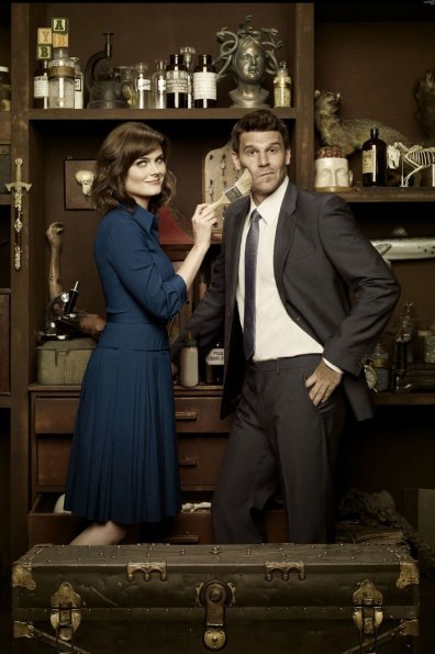 BONES: Emily Deschanel and David Boreanaz return in the season seven premiere of BONES airing Thursday, Nov. 3 (9:00-10:00 ET/PT) on FOX.  &#xa9;2011 Fox Broadcasting Co. Cr: Brian Bowen Smith/FOX