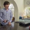 Stephen Mangan as Sean Lincoln and Tamsin Greig as Beverly Lincoln in Episodes (Season 4, episode 2) - Photo: Des Willie/SHOWTIME - Photo ID: episodes_402_5272