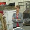 Tamsin Greig as Beverly Lincoln in Episodes (Season 4, episode 8) - Photo: Des Willie/SHOWTIME - Photo ID: episodes_408_5273