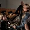 falling-skies_101_29_noah-wyle-sarah-carter_phken-woroner_18776_002_0878_r