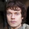 greyjoy-theon-1x0