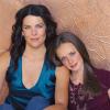 GILMORE GIRLS (Season 3)
Image #GG02-0132
Pictured (left to right): Lauren Graham as Lorelai Gilmore, Alexis Bledel as Rory Gilmore
Photo Credit: 