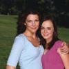 GILMORE GIRLS
Image #GG03-1159
Pictured (left to right): Lauren Graham as Lorelai Gilmore, Alexis Bledel as Rory Gilmore
Photo Credit: 