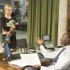 Kristen Bell as Jeannie Van Der Hooven and Don Cheadle as Marty Kaan in House of Lies (Season 4, Episode 2). - Photo: Michael Desmond/SHOWTIME - Photo ID: HOUSEOFLIES_402_0874.R
