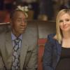 Don Cheadle as Marty Kaan and Kristen Bell as Jeannie Van Der Hooven in House of Lies (Season 4, Episode 8). - Photo: Michael Desmond/SHOWTIME - Photo ID: HOUSEOFLIES_408_0661.R