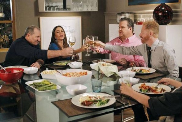 Modern-Family-Episode-3.14-%93Me-Jealous%94-Promotional-Photos-4