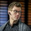 "Into the Breach" -  Pictured: Barrett Foa (Tech Operator Eric Beale). The NCIS team investigates the murder of a journalist who was writing an exposÃÂÃÂ© on a mishandled classified military operation. Also, as their wedding day quickly approaches, Kensi and Deeks work on the last remaining items on their to-do list, on NCIS: LOS ANGELES, Sunday, March 3 (9:00-10:00 PM, ET/PT) on the CBS Television Network. Photo: Michael Yarish/CBS ÃÂÃÂ©2018 CBS Broadcasting, Inc. All Rights Reserved.