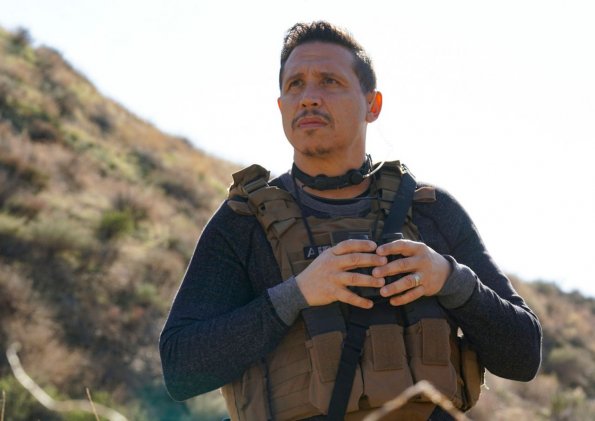 1116_ncis-los-angeles_photo06