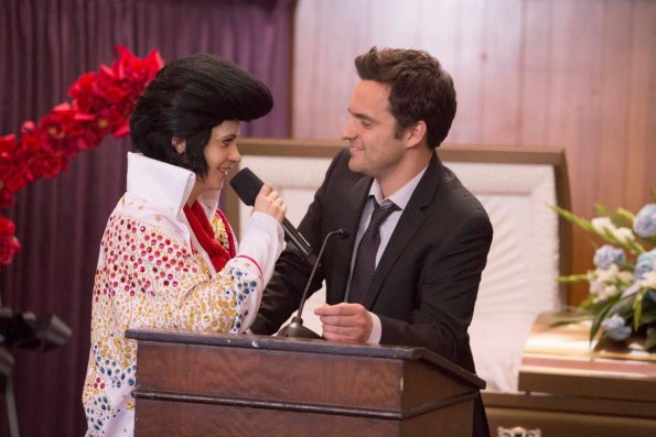 NEW GIRL:  When the gang attends a funeral in Chicago, Jess (Zooey Deschanel, L) steps in and performs as Elvis in the "Chicago" episode of NEW GIRL airing Tuesday, March 26 (9:00-9:30 PM ET/PT) on FOX.  Also pictured:  Jake Johnson (R).  ©2013 Fox Broadcasting Co.  Cr:  Jennifer Clasen/FOX NEW GIRL:  When the gang attends a funeral in Chicago, Jess (Zooey Deschanel, L) steps in and performs as Elvis in the "Chicago" episode of NEW GIRL airing Tuesday, March 26 (9:00-9:30 PM ET/PT) on FOX.  Also pictured:  Jake Johnson (R).  ©2013 Fox Broadcasting Co.  Cr:  Jennifer Clasen/FOX