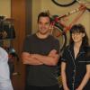 NEW GIRL:  Jess (Zooey Deschanel, R) and Nick (Jake Johnson, L) in the "Double Date" episode of NEW GIRL airing Tuesday, Oct. 1 (9:00-9:30 PM ET/PT) on FOX.  ©2013 Fox Broadcasting Co.  Cr: Ray Mickshaw/FOX