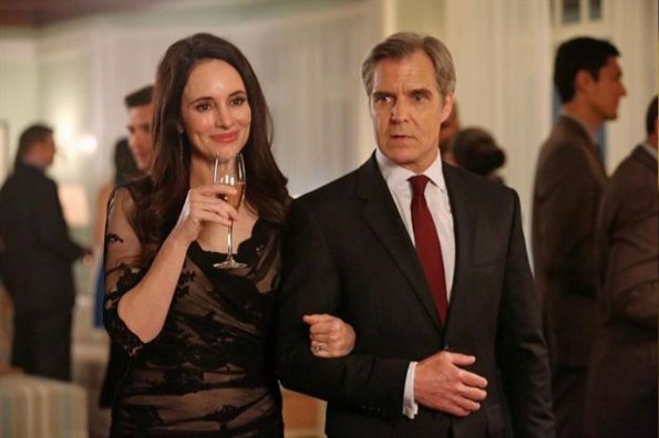 revenge-season-2-episode-20-engagement-11
