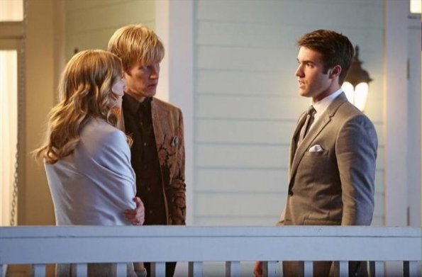 revenge-season-2-episode-20-engagement-7
