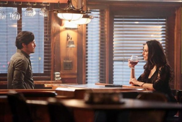 revenge-season-2-episode-20-engagement-9