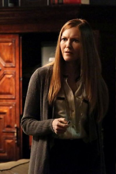 scandal-season-2-episode-22-white-hats-back-on-11