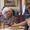 June Squibb as Etta in Shameless (Season 7, episode 9) - Photo: Paul Sarkis/SHOWTIME - Photo ID: shameless_709_02921